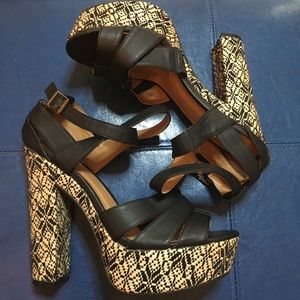 Qupid Ckunky Strappy Platform Heels